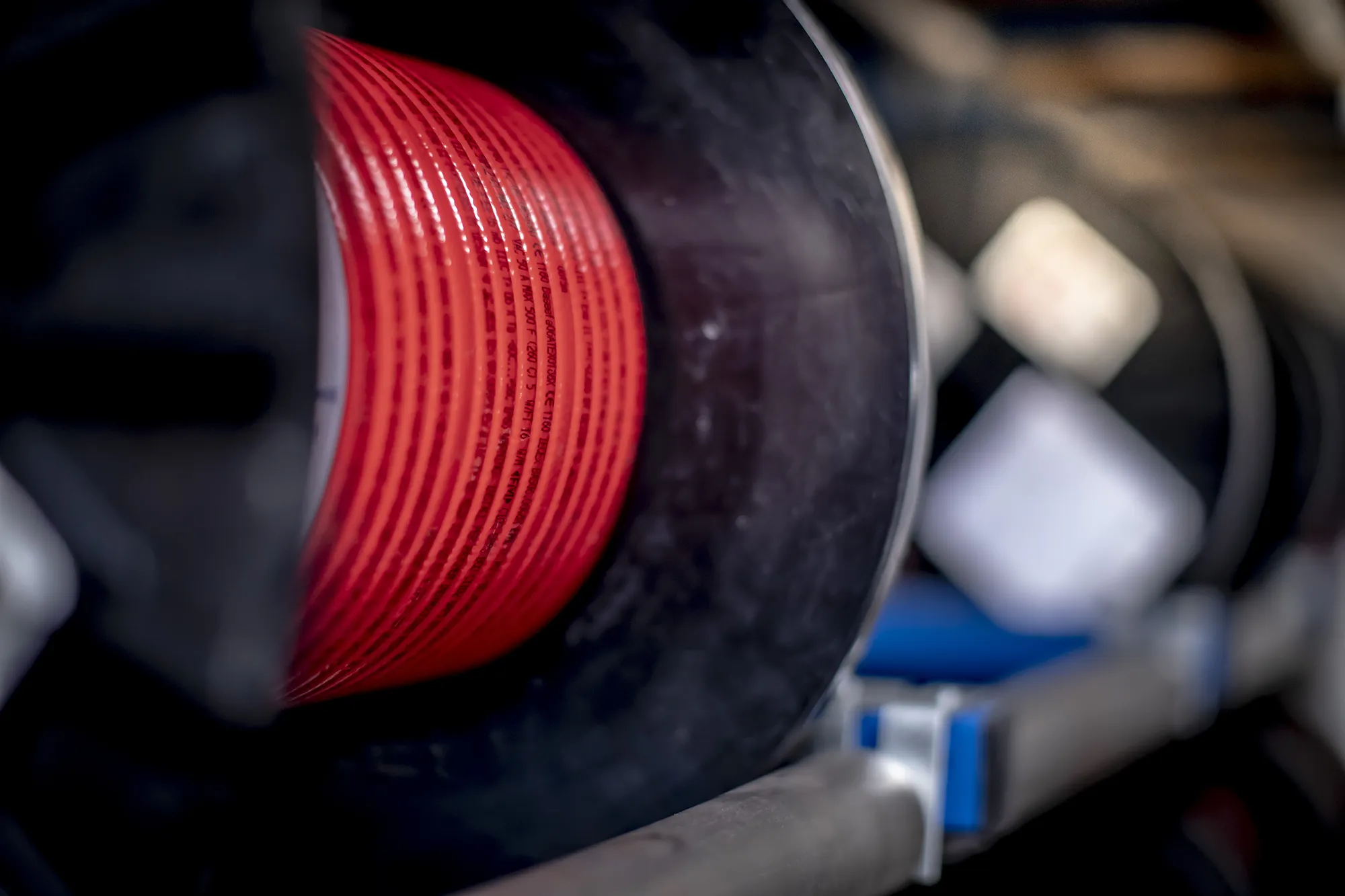 Nahaugnahme von einer aufgerollten Heizleitung